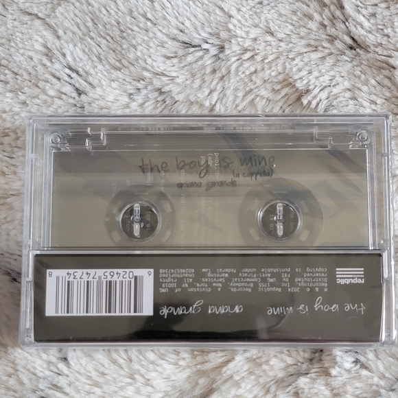 the boy is mine - Single Cassette - Ariana Grande - Picture 8 of 9